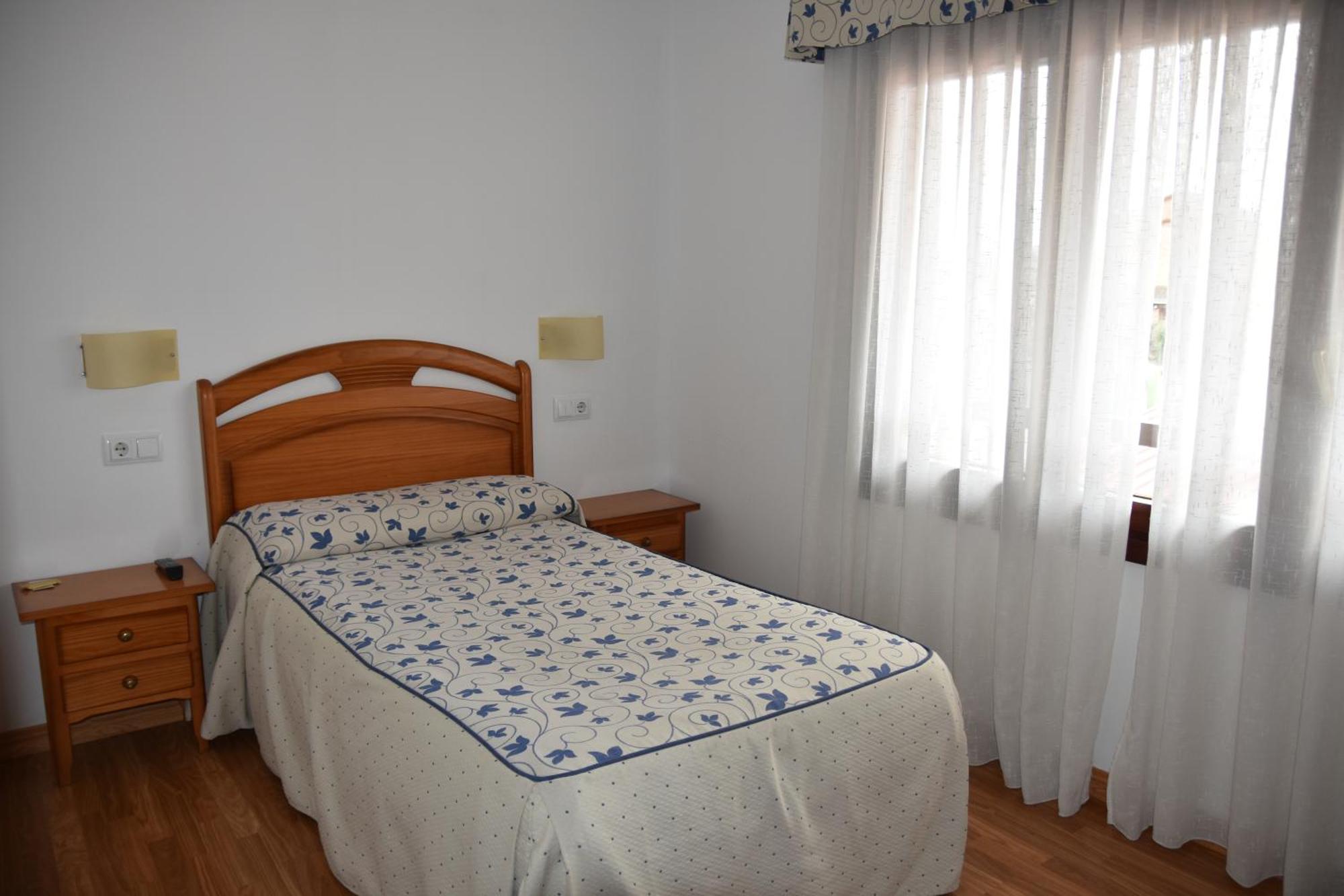 Aparthotel Tres Caminos El Grado Exterior photo